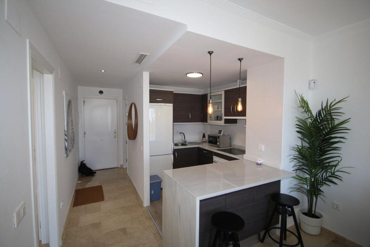 Small Oasis Nelson Mandela Apartment With Sea View, Two Bedrooms, Parking, Terrace And Pool 마닐바 외부 사진